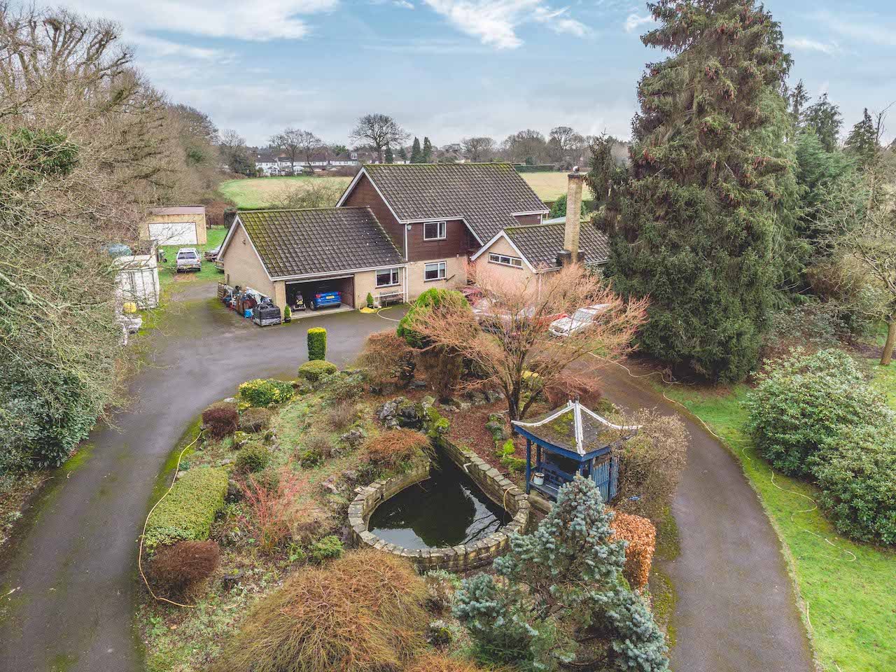 4 bedroom detached house for sale 0