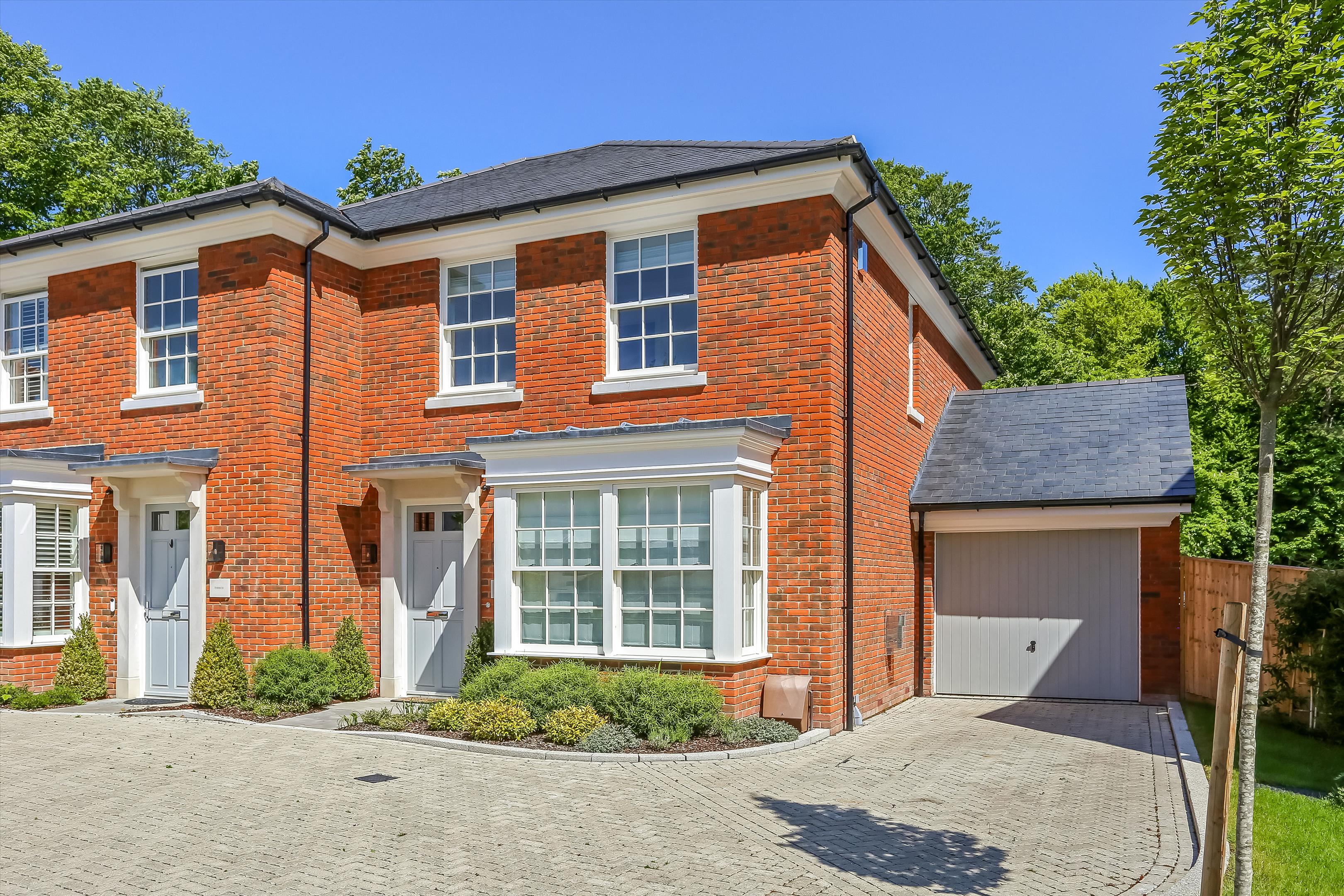 2-bed house on Stockbridge Road, Winchester, £700,000