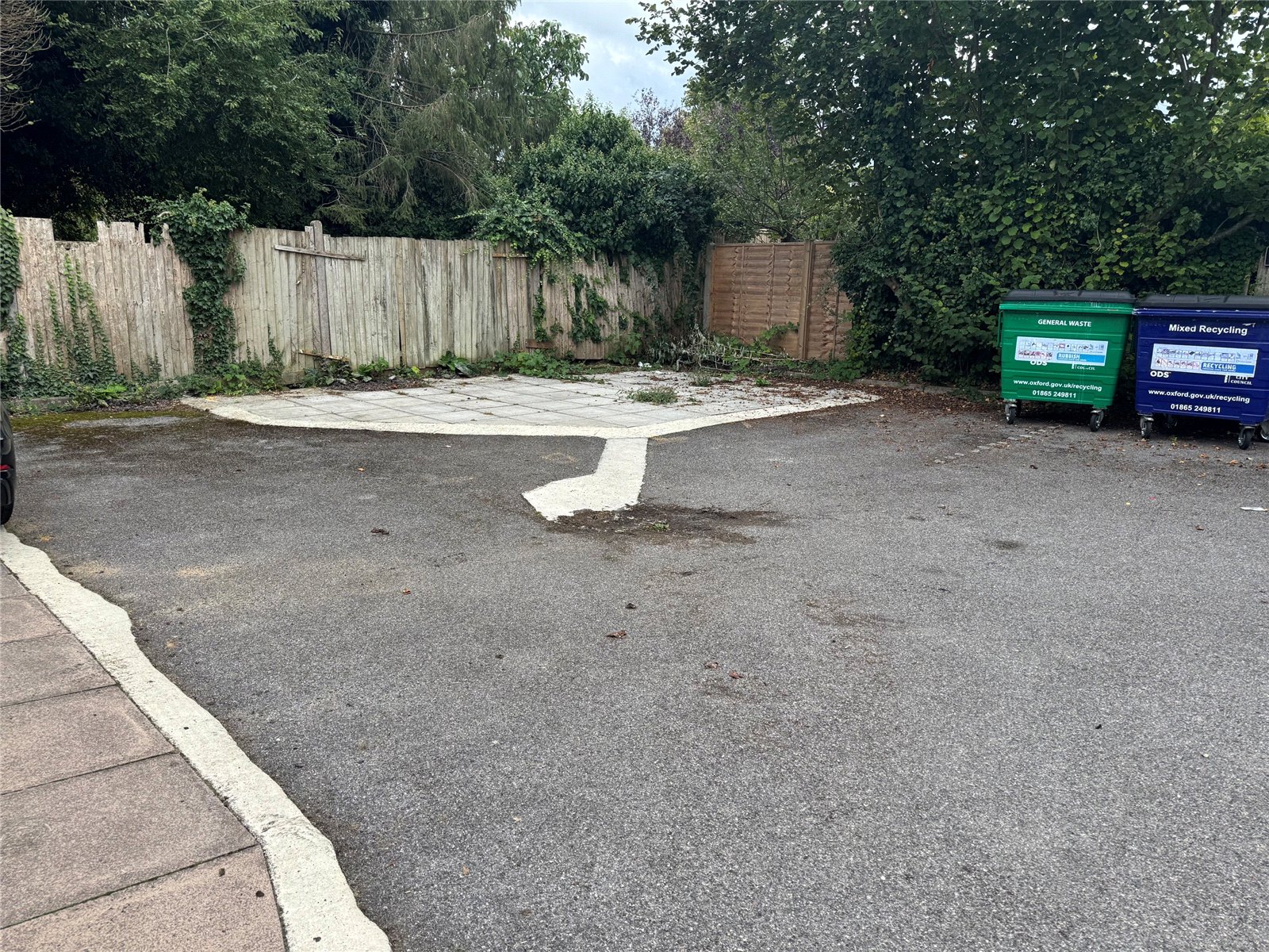 Parking Space 8, Banbury Road, Oxfordshire photo 4