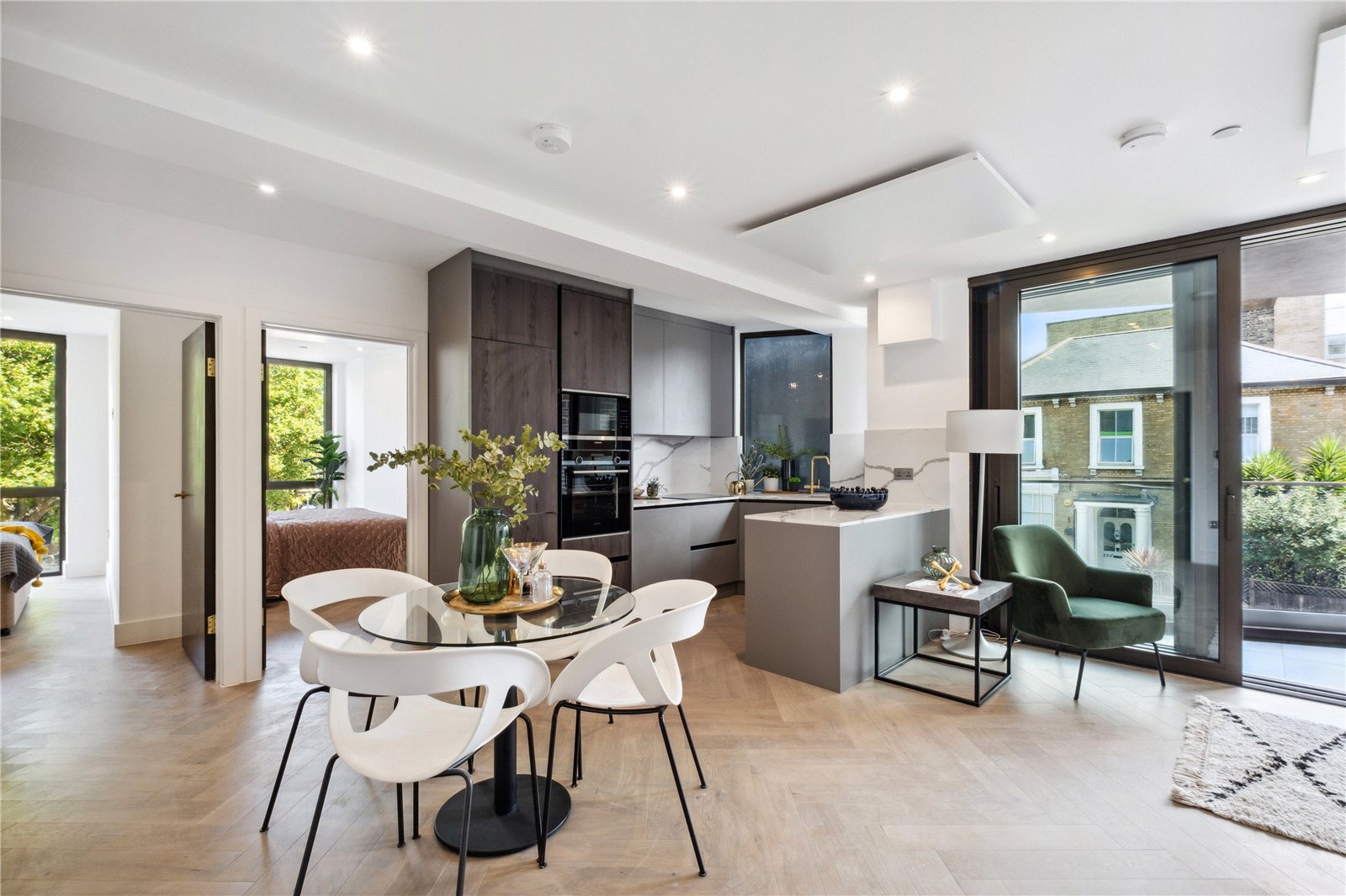 3 bedroom new flat for sale 0