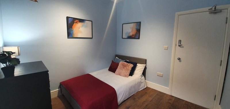 Room 4, 225 Horsedge Street, Oldham photo 4