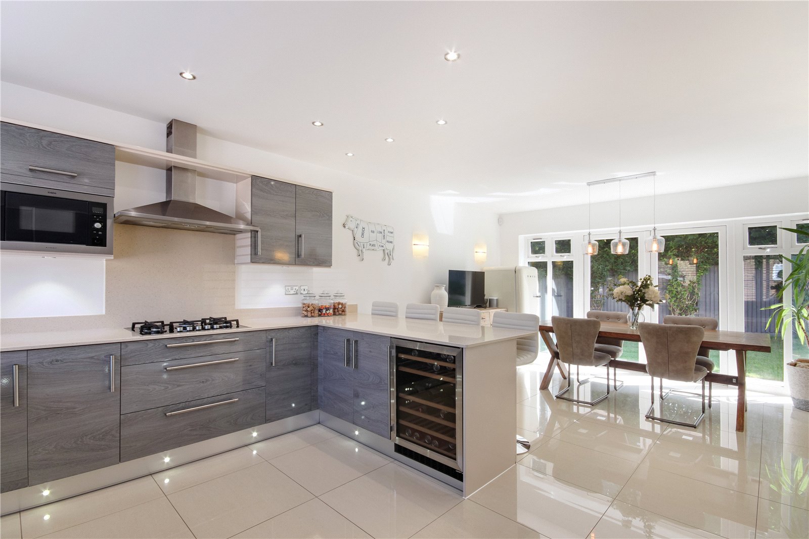 5 bedroom detached house for sale 0