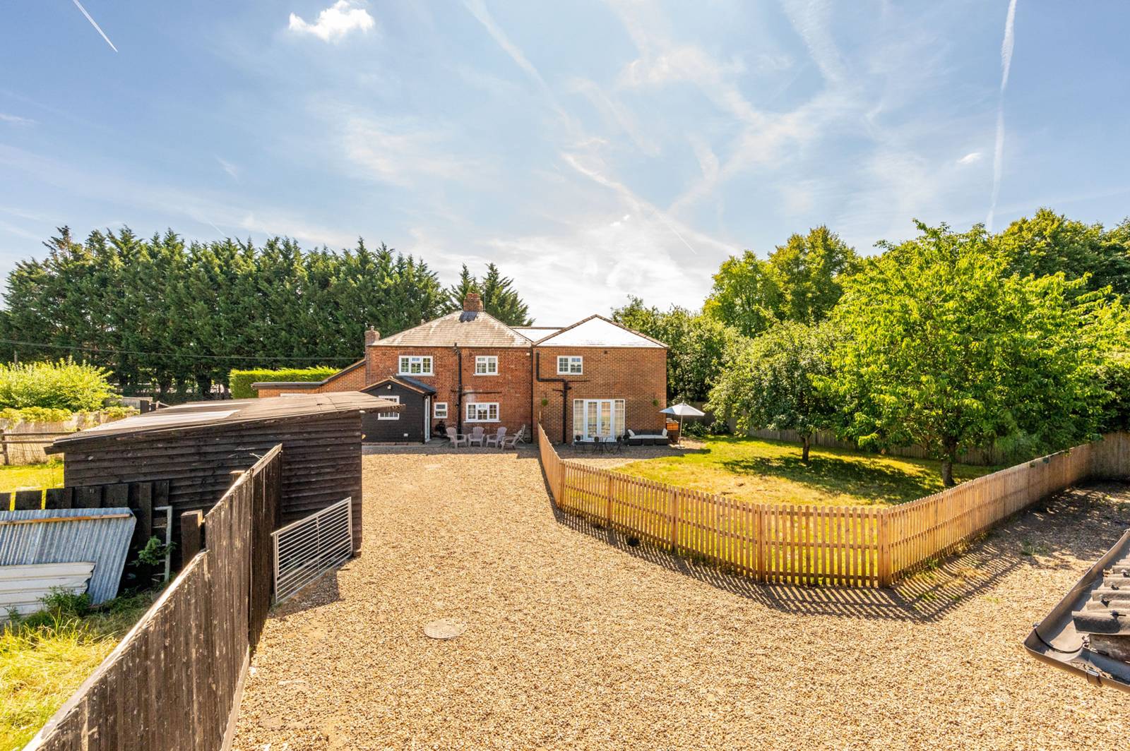 4 bedroom detached house for sale 0