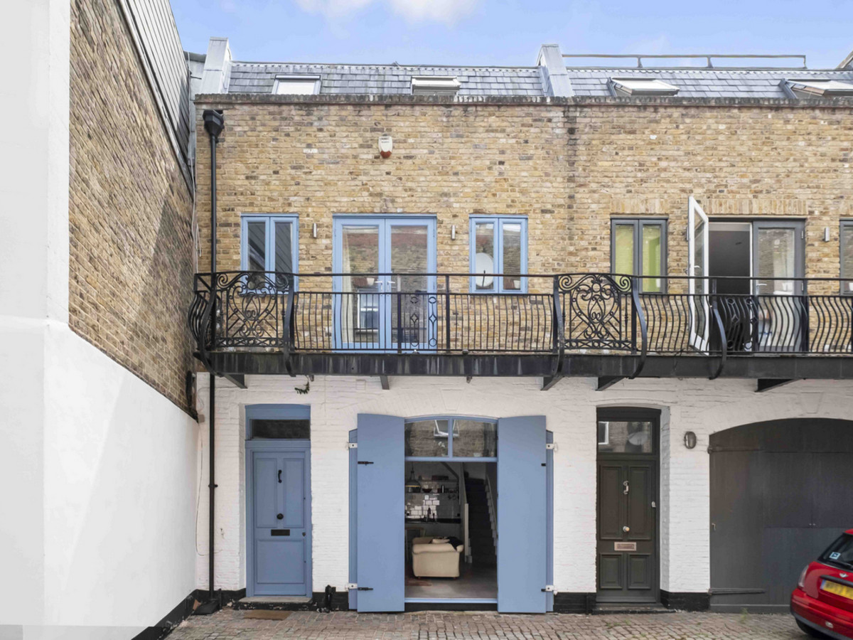 3 bedroom end terrace house for sale in London
