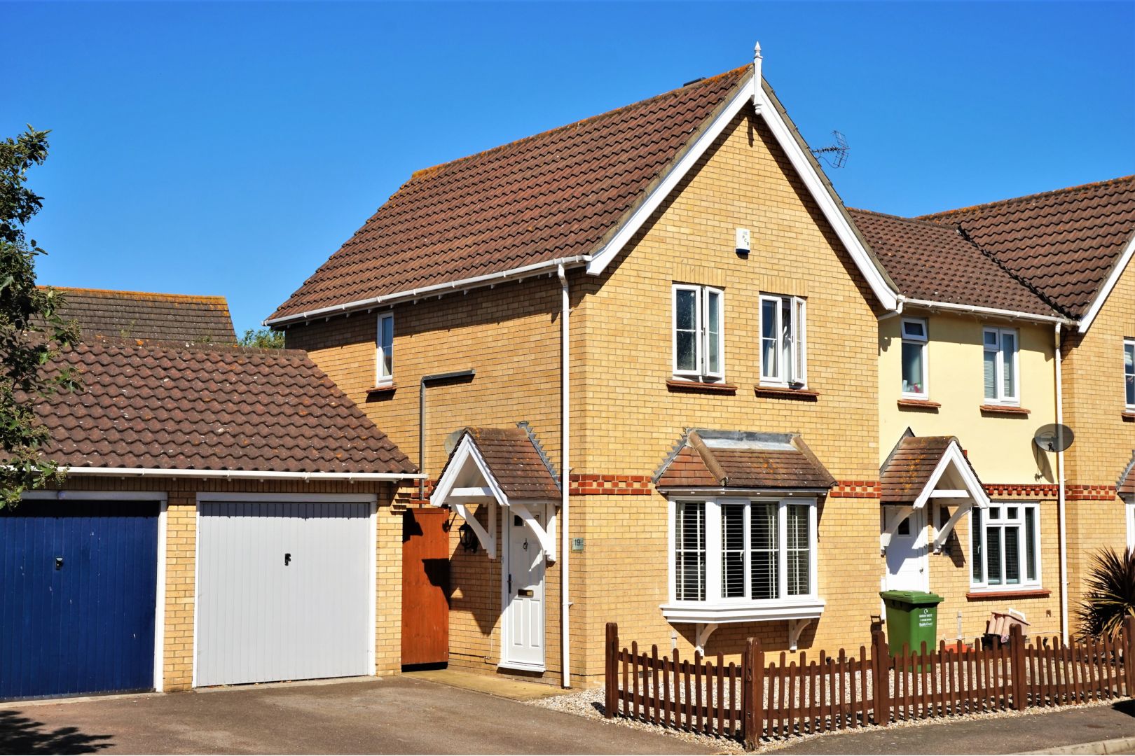 Free property report 19 Carlyle Gardens, Wickford, SS12 9LJ Chimnie