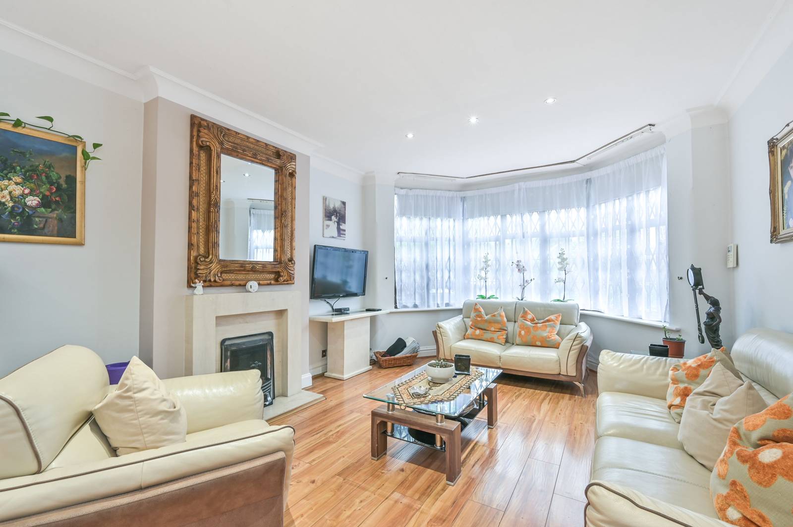 6 bedroom semi-detached house for sale 0
