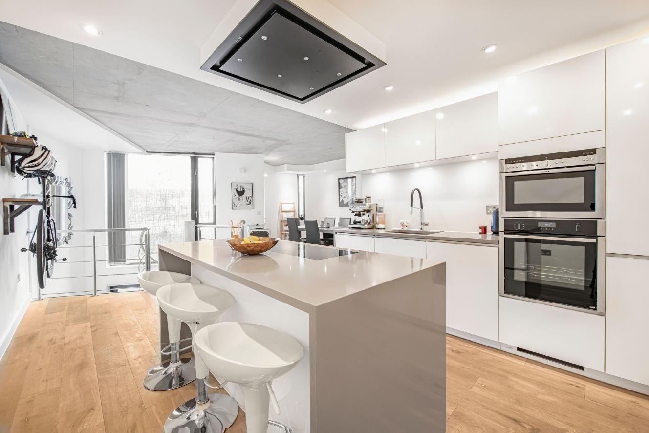 3 bedroom flat for sale 0