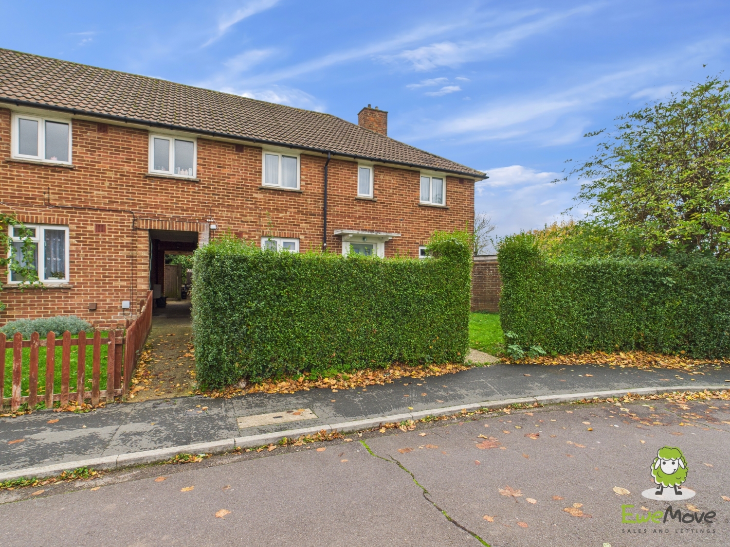 2 bed maisonette for sale