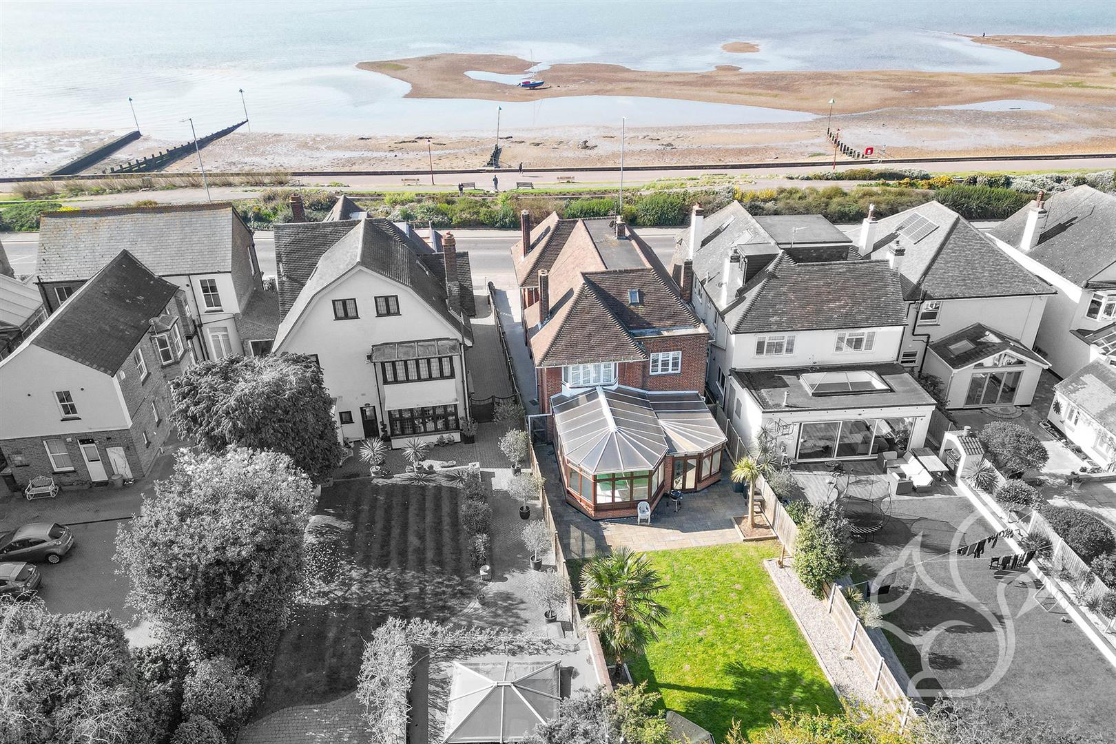 4 bedroom detached house for sale 0