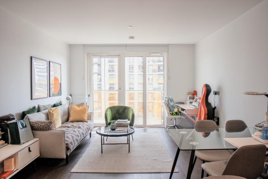 2 bedroom flat for sale 0