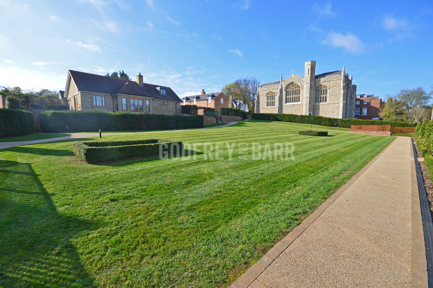 4 bedroom semi-detached house for sale 0