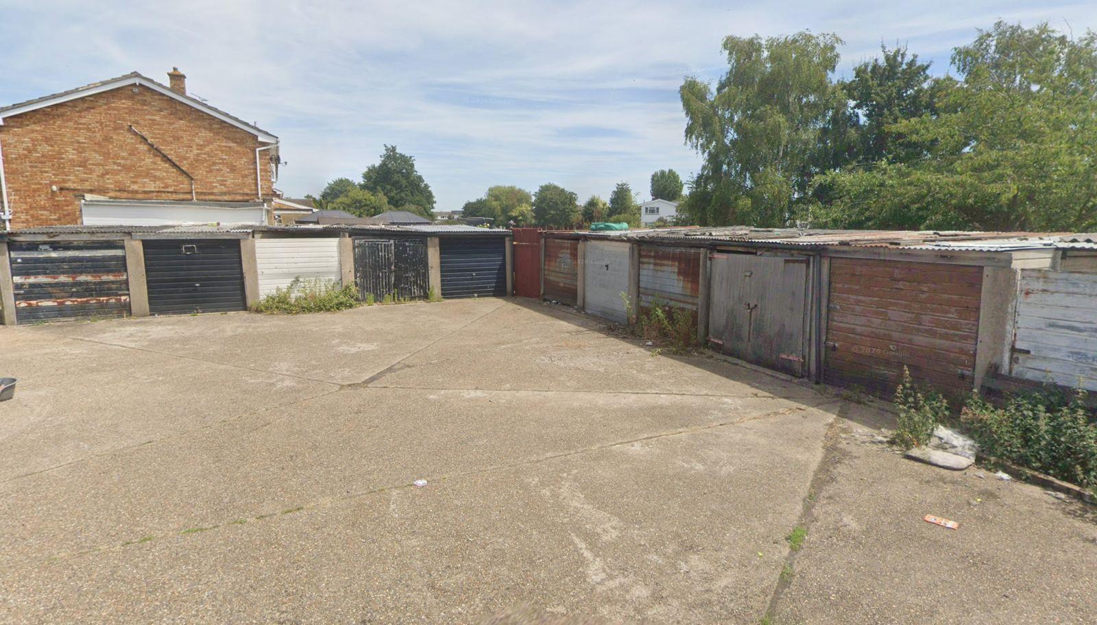 12, Lincoln Way, Canvey Island photo 2