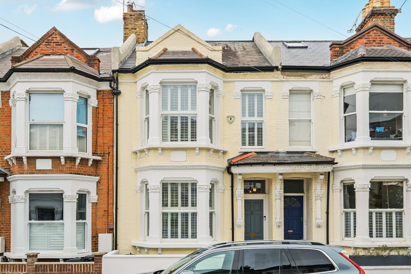 4 bedroom detached house for sale 0