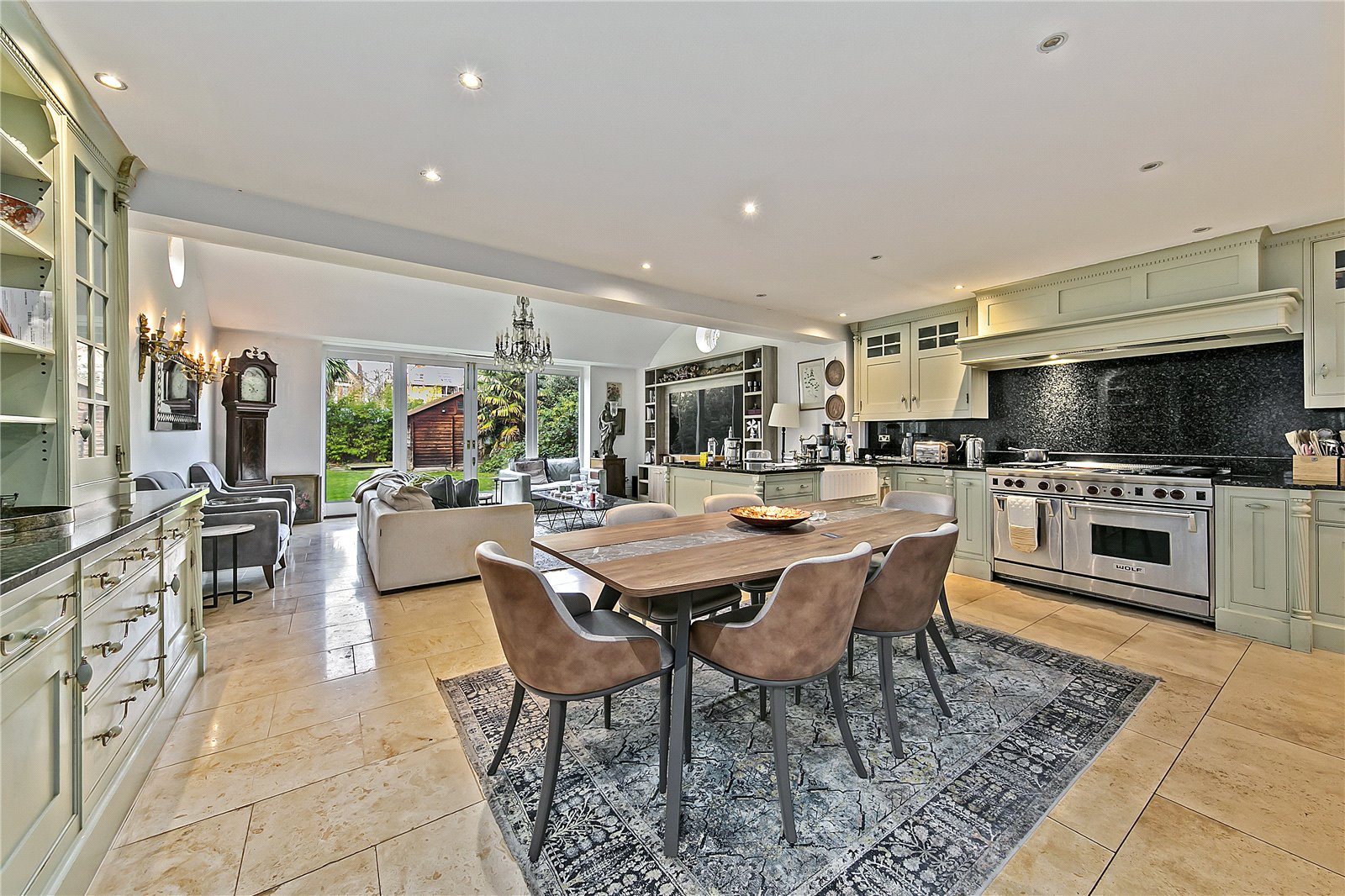 6 bedroom detached house for sale 0