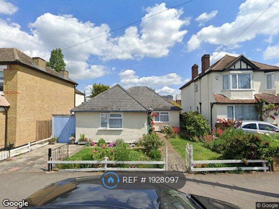 Photos of Hampton Road, Worcester Park KT4 65541796 PrimeLocation