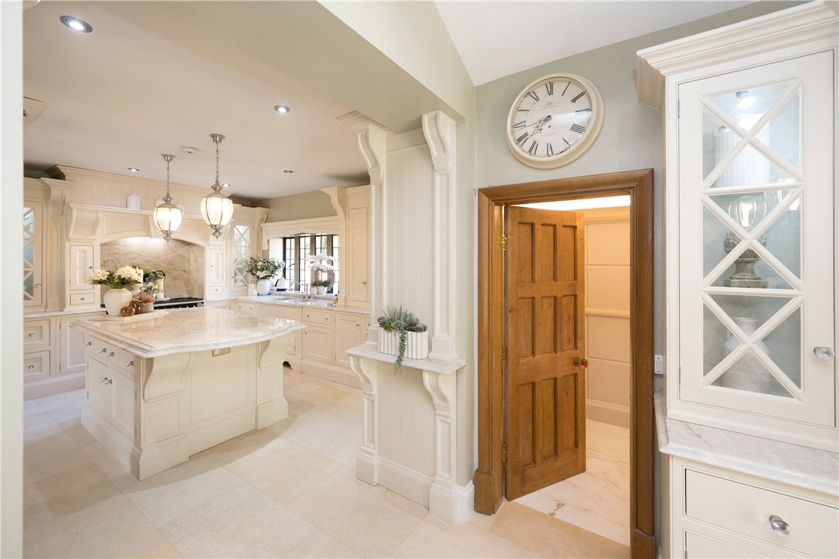 4 bedroom detached house for sale 0