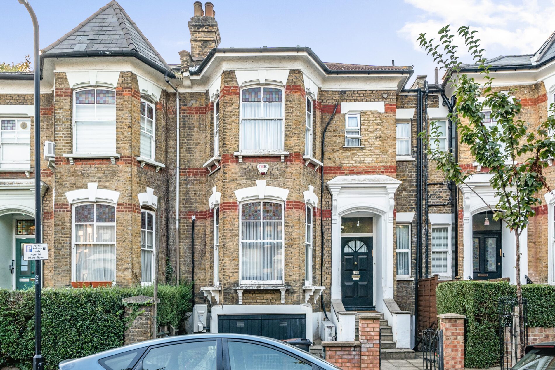 6 bedroom detached house for sale