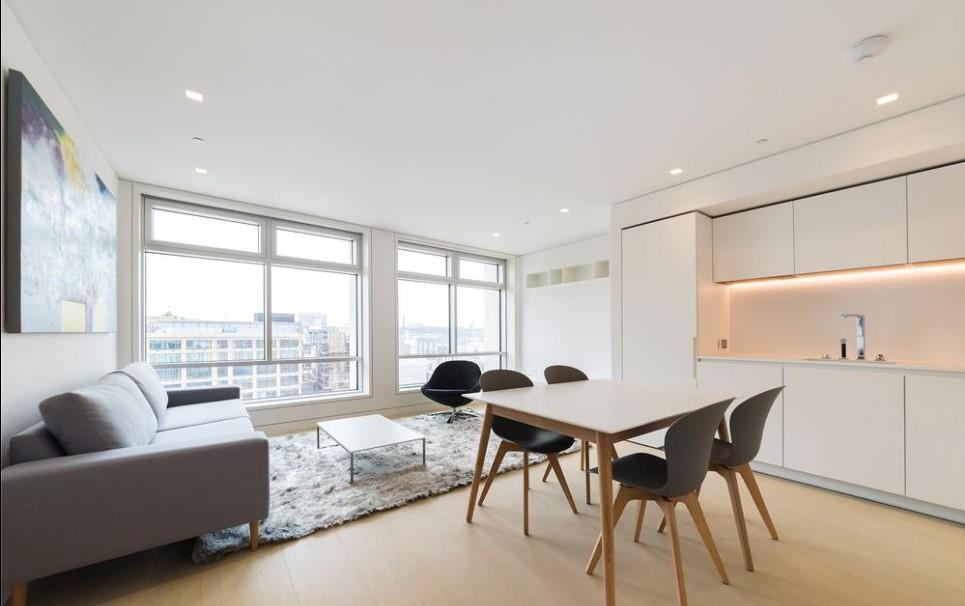 3 bedroom flat for sale in London