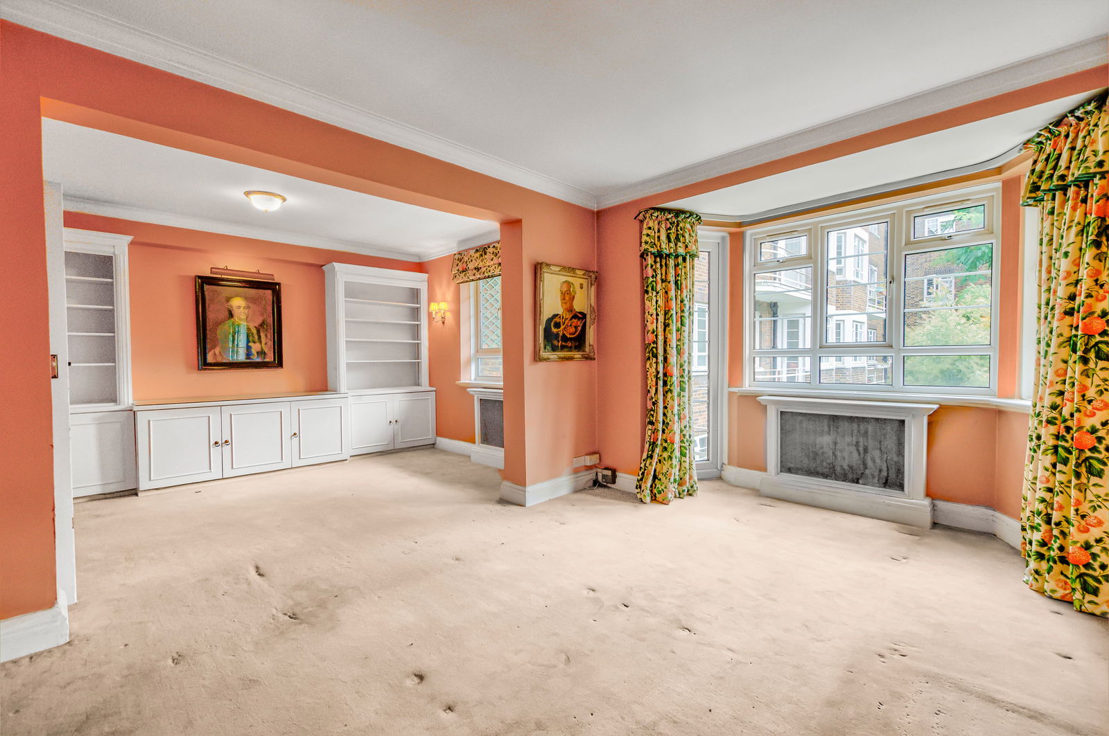 6 bedroom semi-detached house for sale in London