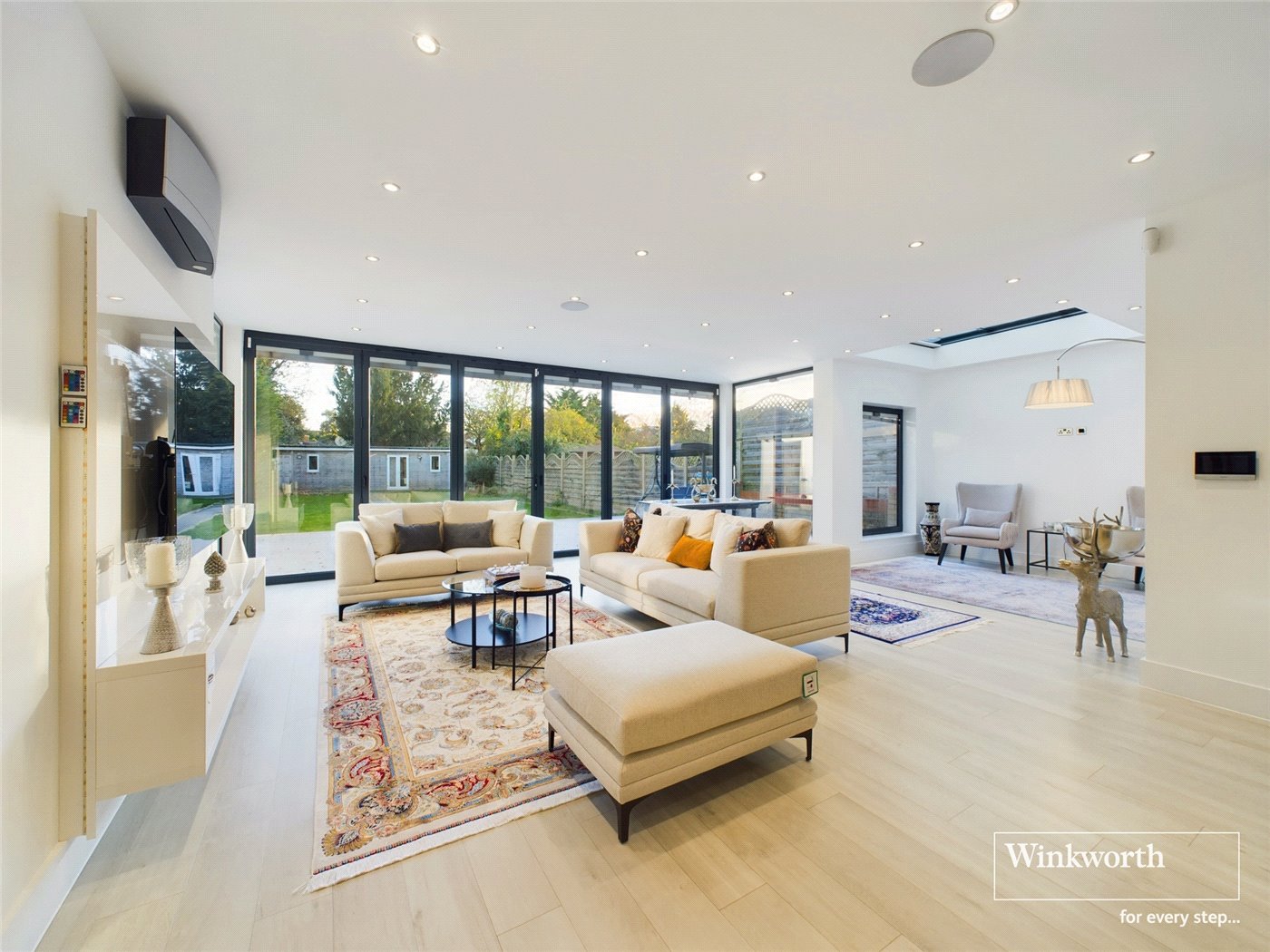 5 bedroom semi-detached house for sale 0