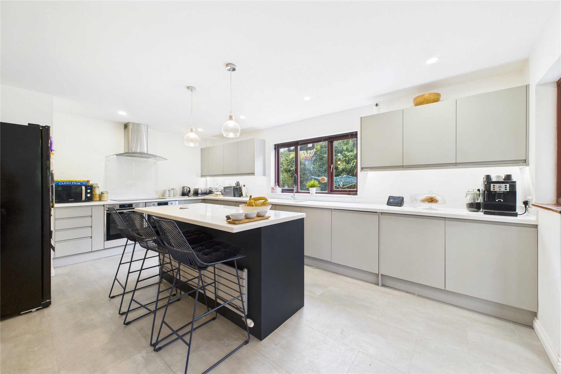 5 bedroom detached house for sale 0