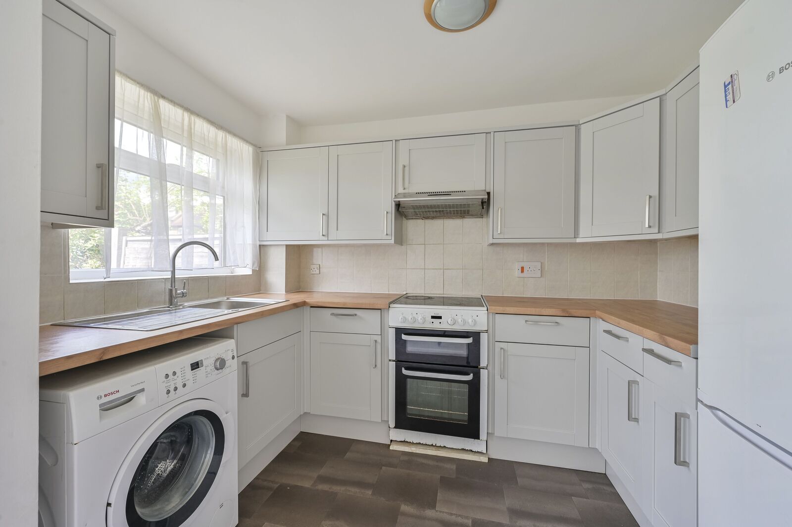 Morden Road, South Wimbledon photo 2