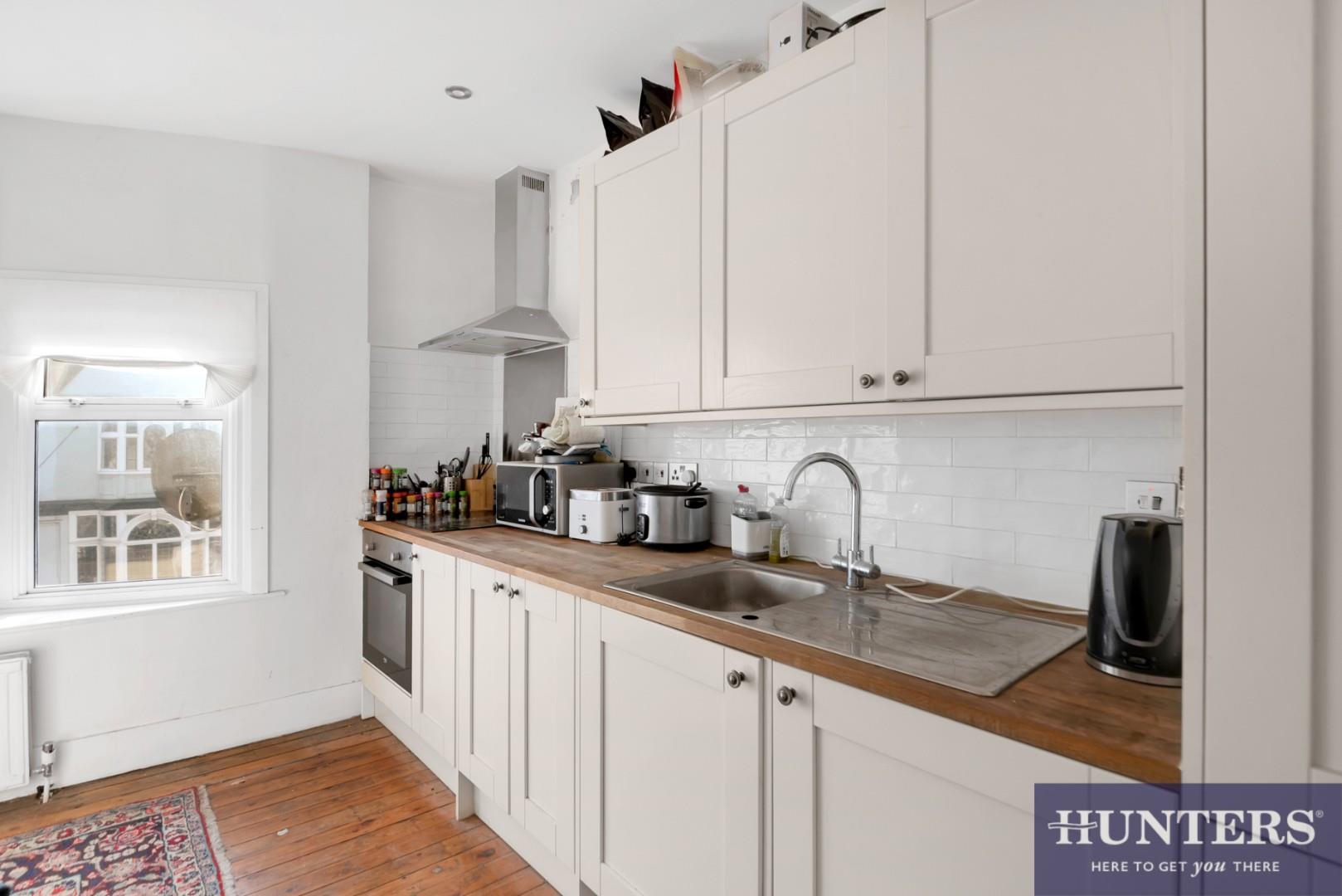 Flat A, 363, Ballards Lane, London photo 4