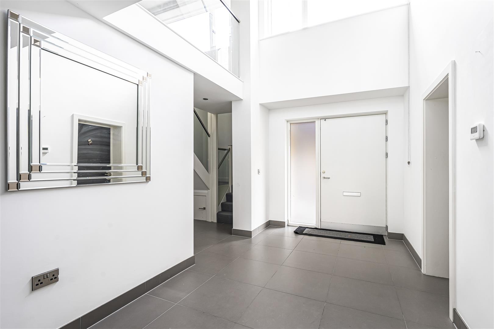 5 bedroom detached house for sale 0