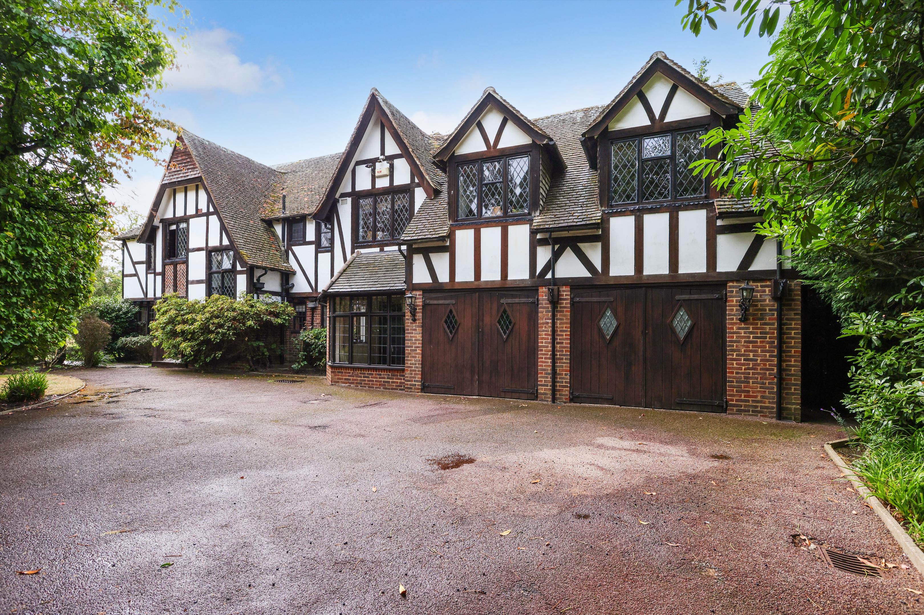 7 bedroom detached house for sale 0