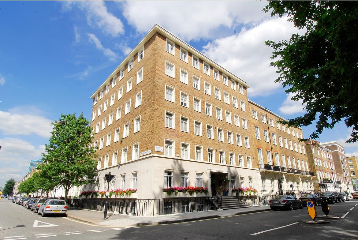3 bedroom flat for sale