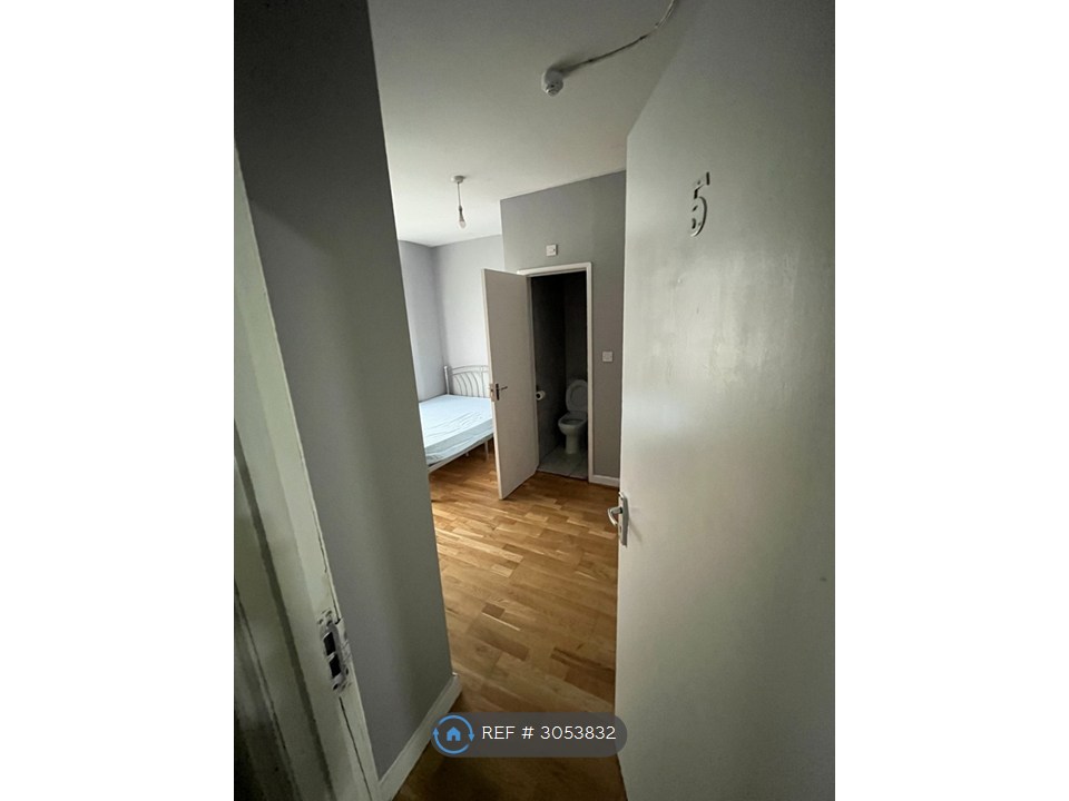 Cecil Avenue, Barking photo 2