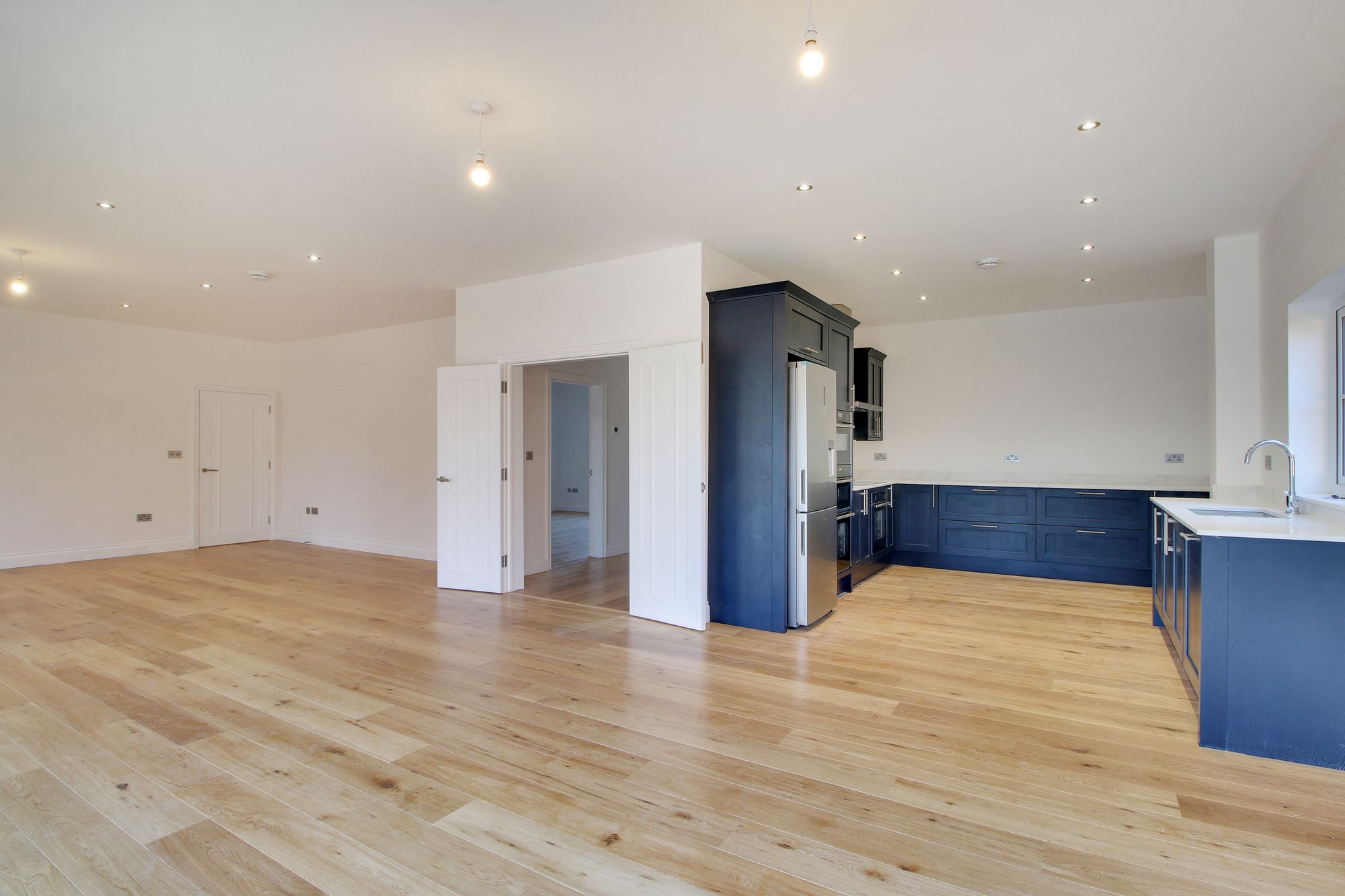 5 bedroom semi-detached new house for sale 0