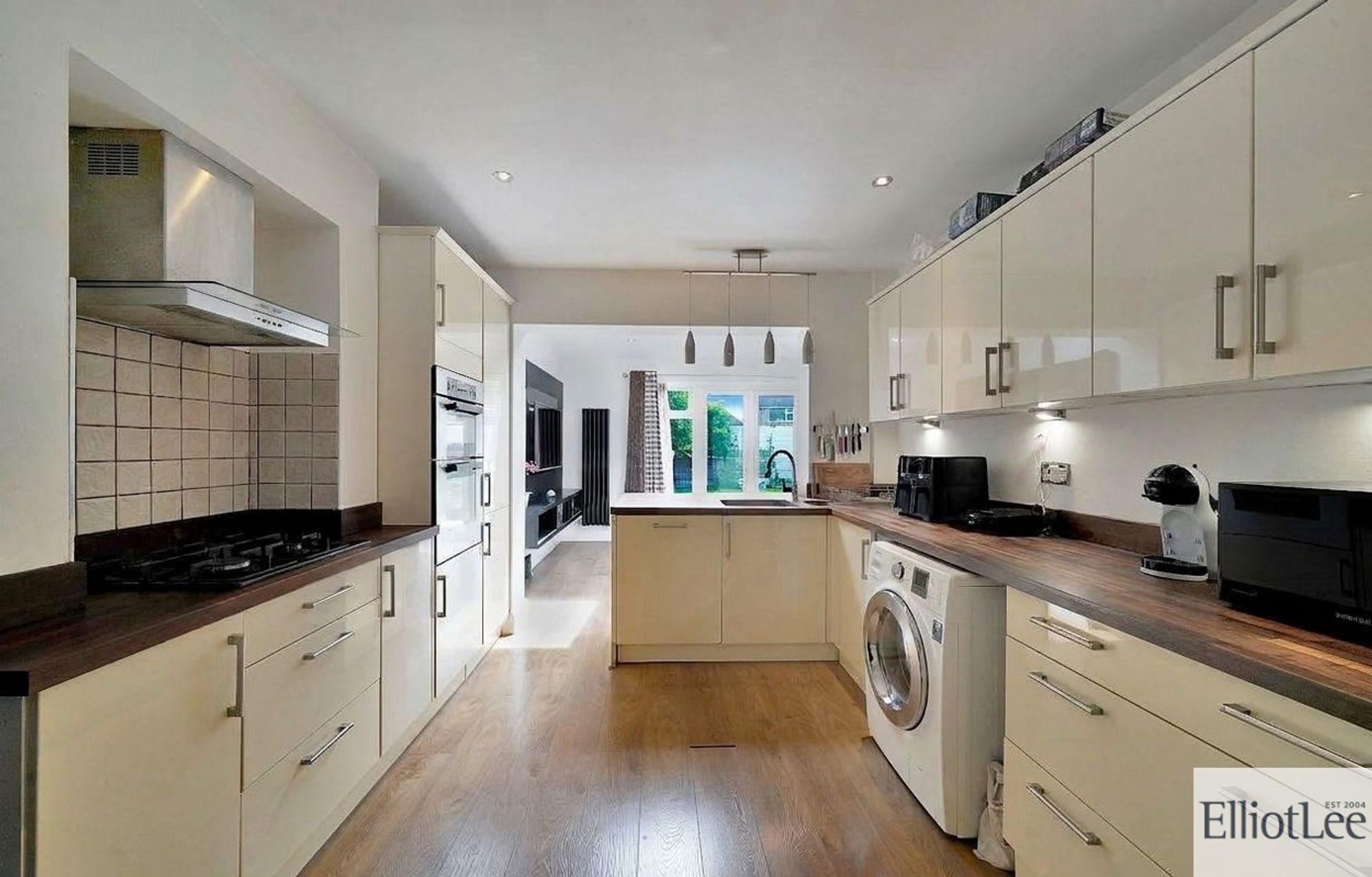 5 Primrose Gardens, Ruislip photo 3