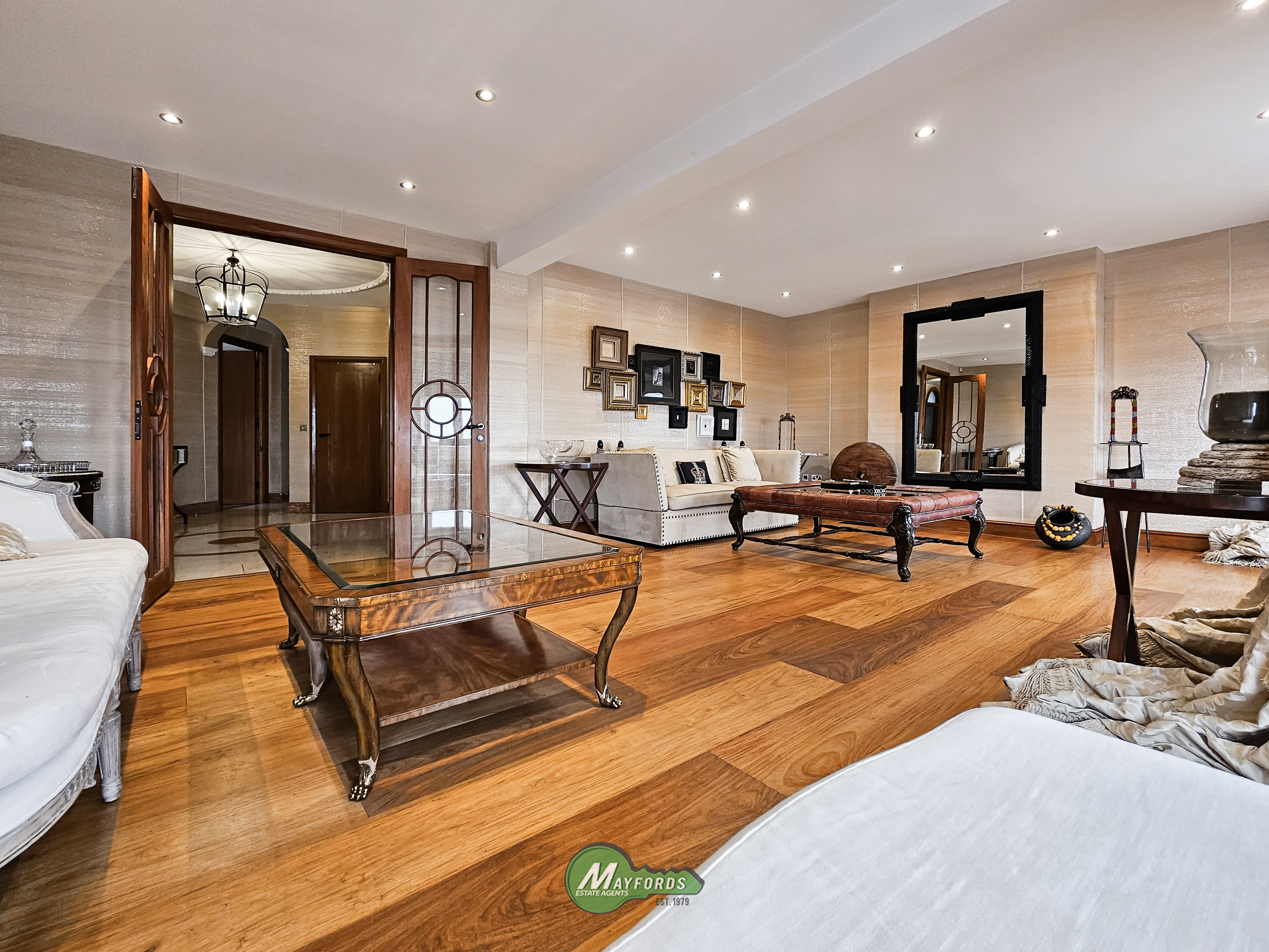 4 bedroom flat for sale 0