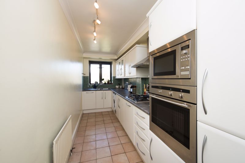 2 bedroom flat for sale 0