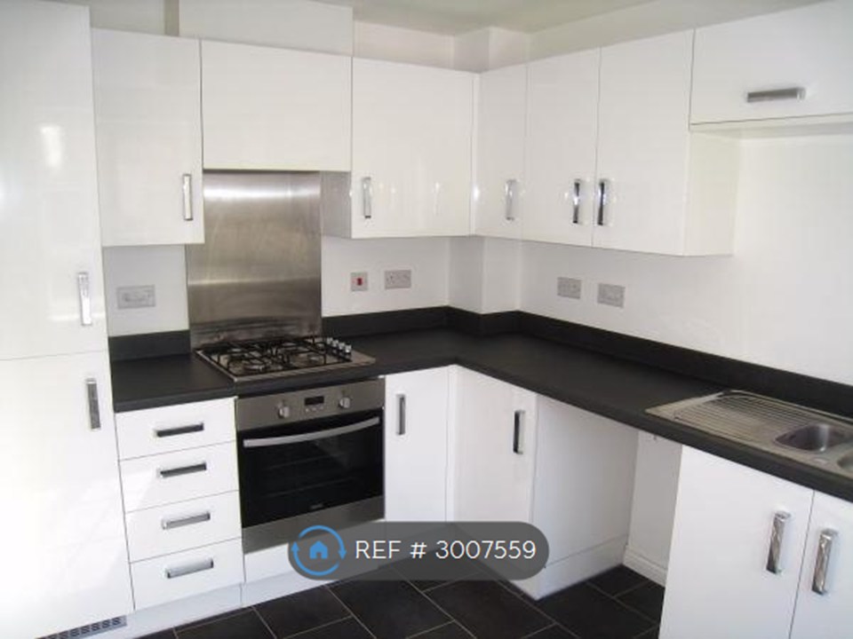 Chepstow Drive, Bourne photo 4
