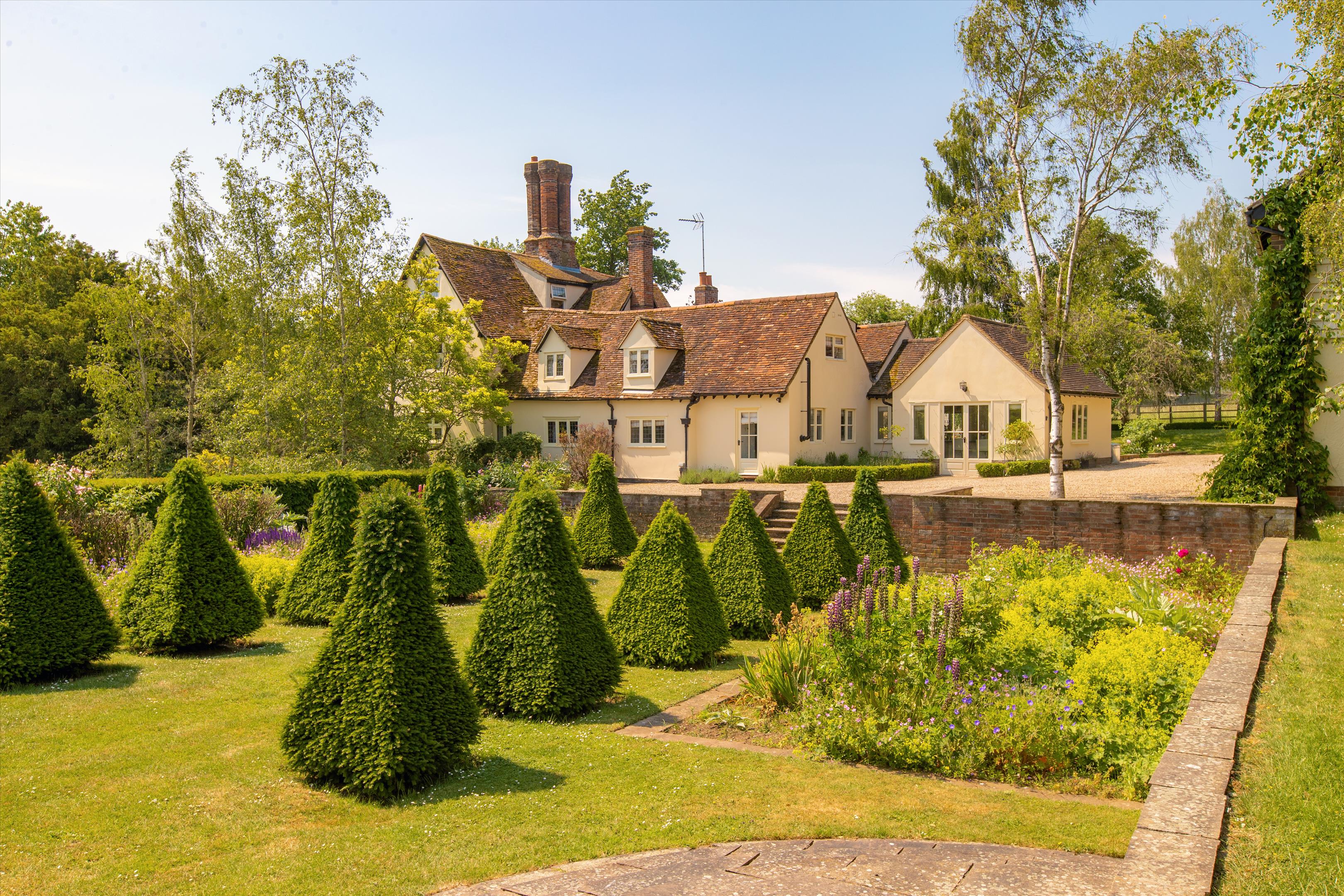 6 bedroom detached house for sale 0