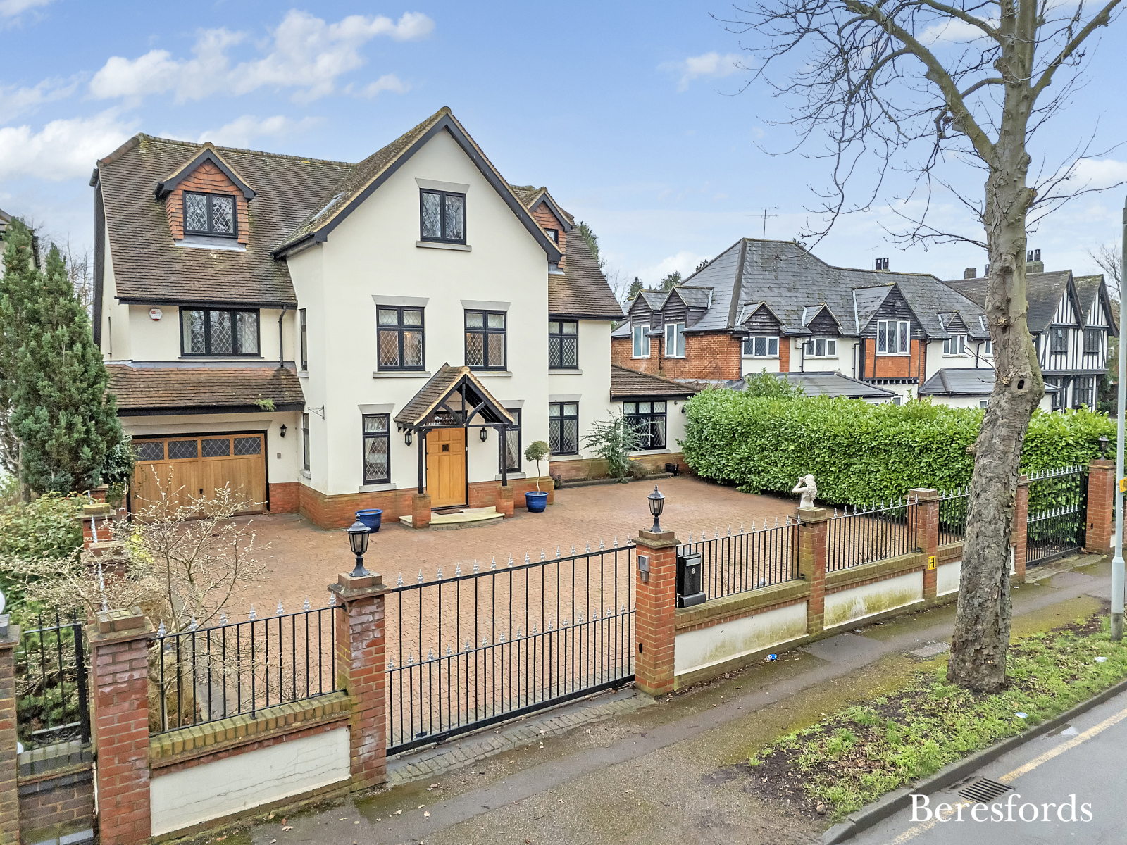 7 bedroom detached house for sale 0