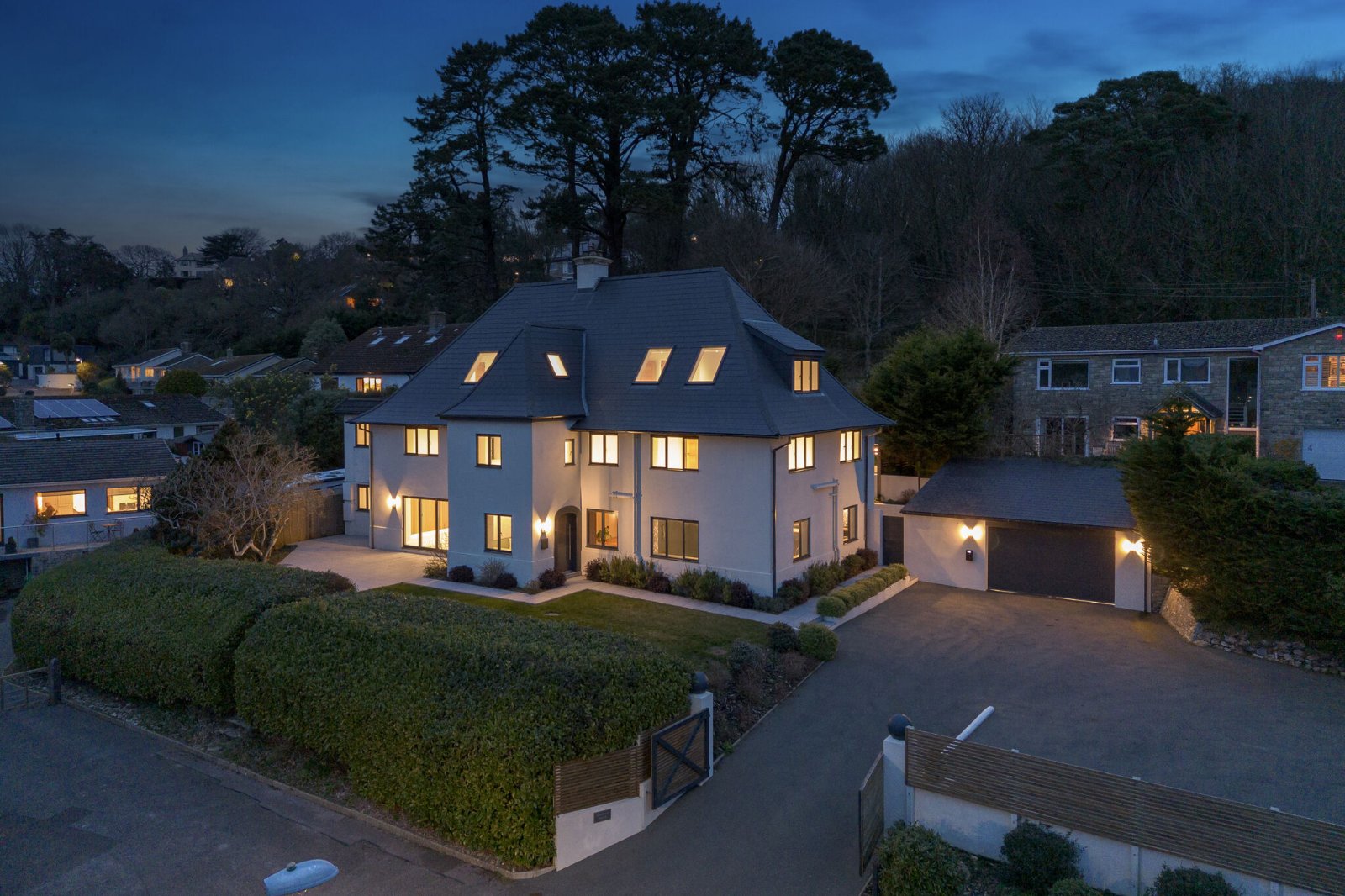 7 bedroom detached house for sale 0
