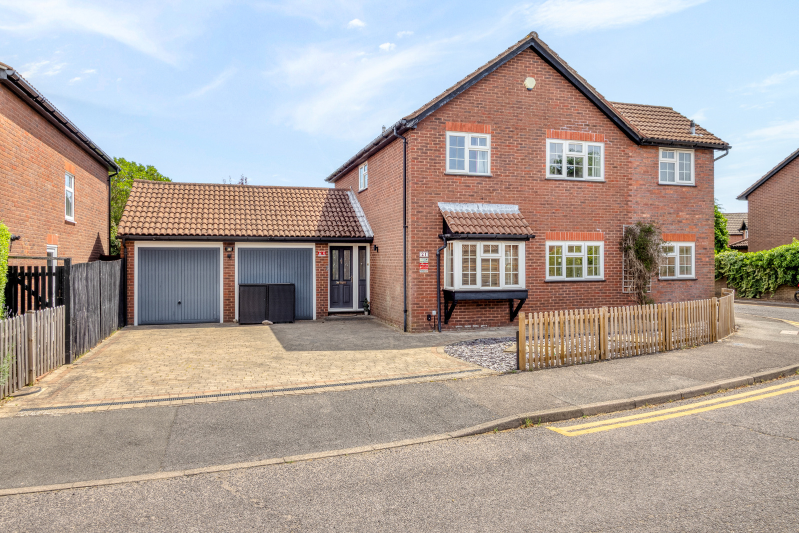 21, Balmoral Way, Sutton photo 2