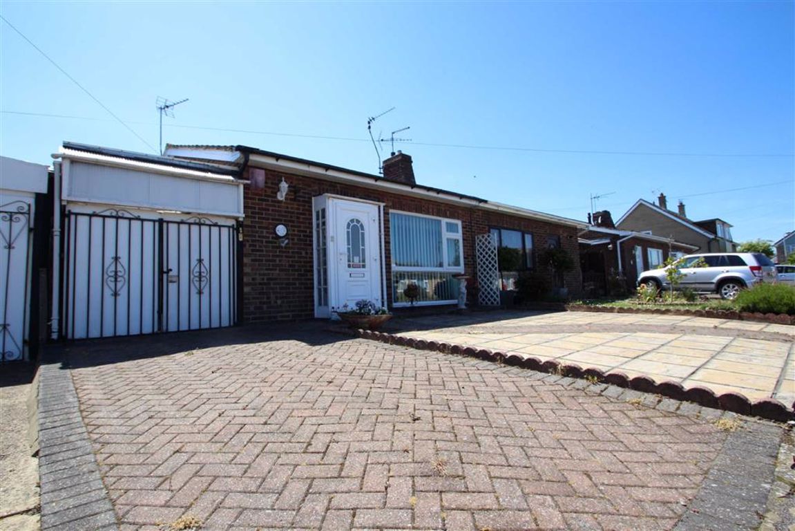 Free property report 23 Manfield Gardens, St Osyth, CO16 8QA Chimnie