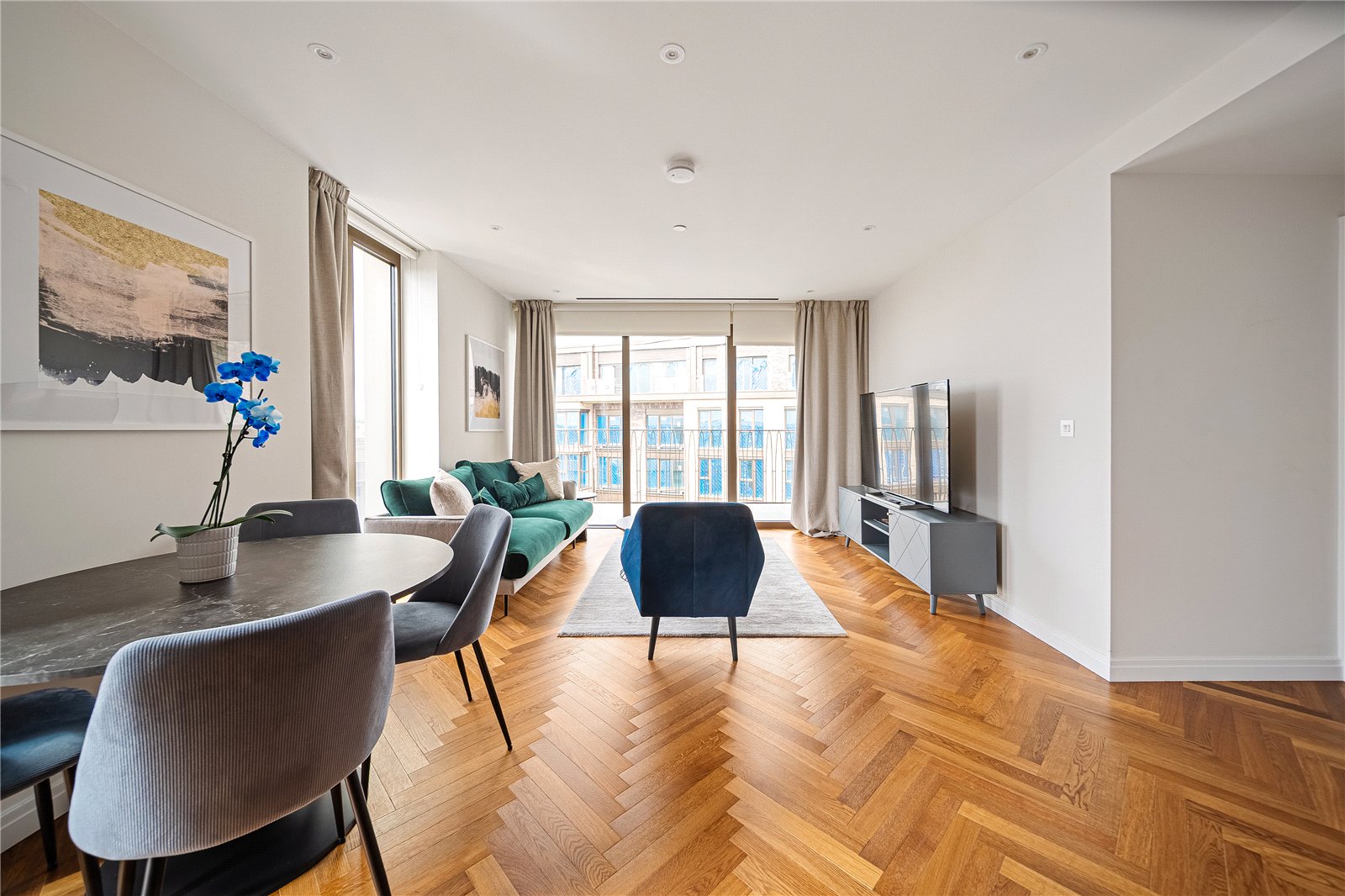 5 bedroom flat for sale