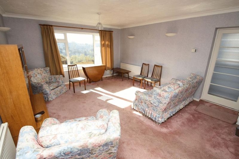 Free property report 149 Carver Hill Road, High HP11 2UQ Chimnie