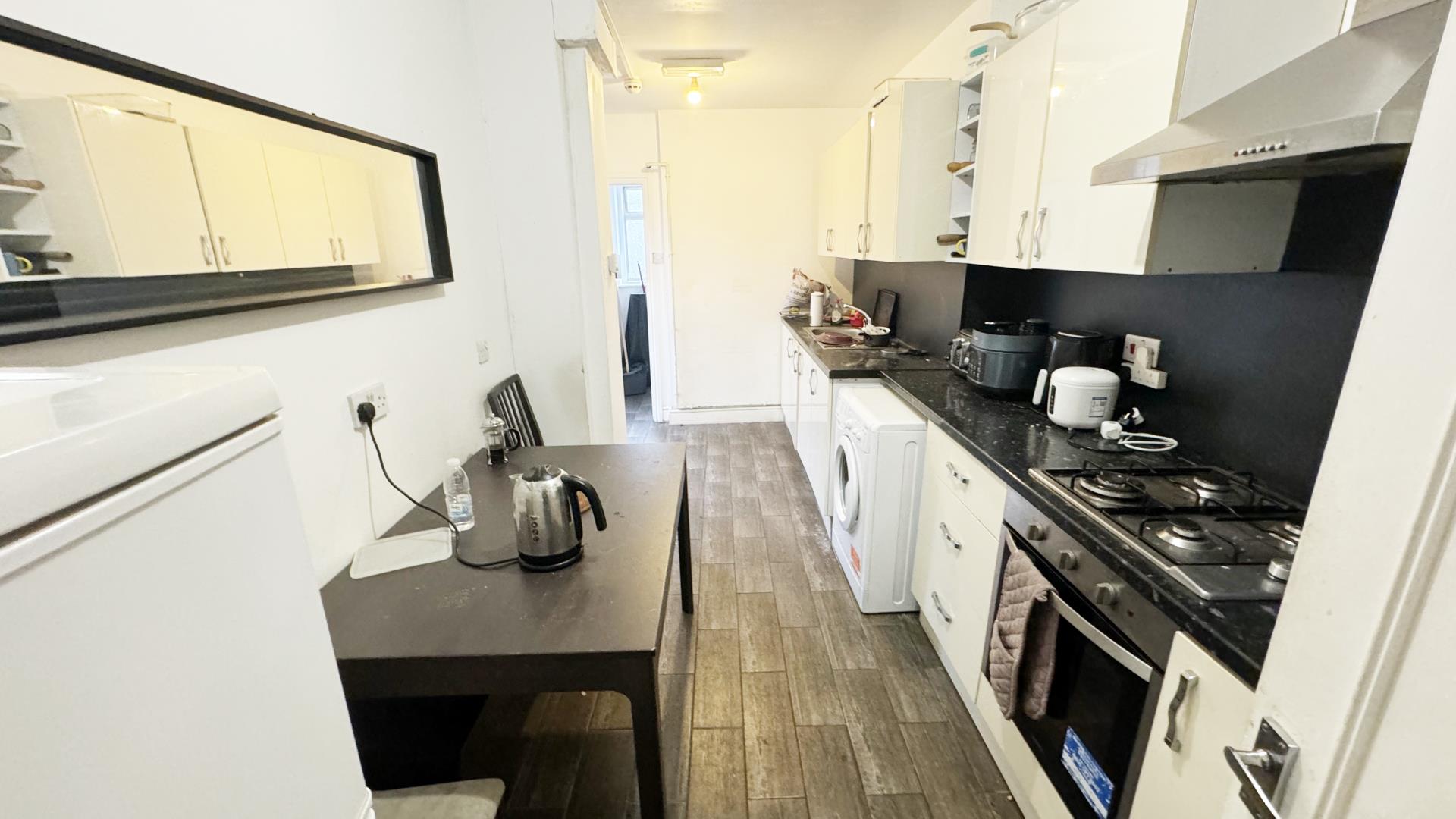 Room 4 226, Westbury Avenue, London photo 5