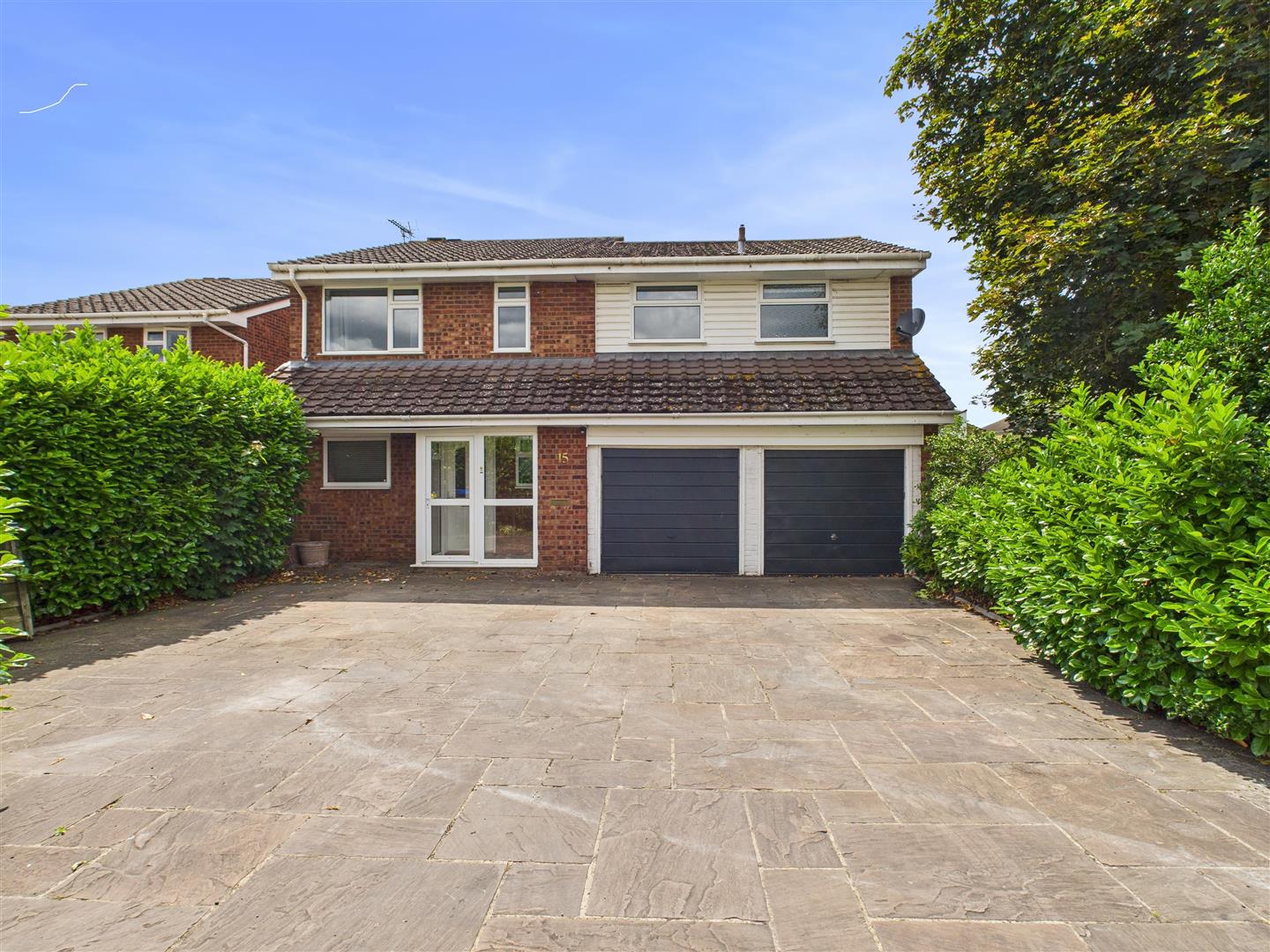 5 bedroom detached house for sale 0