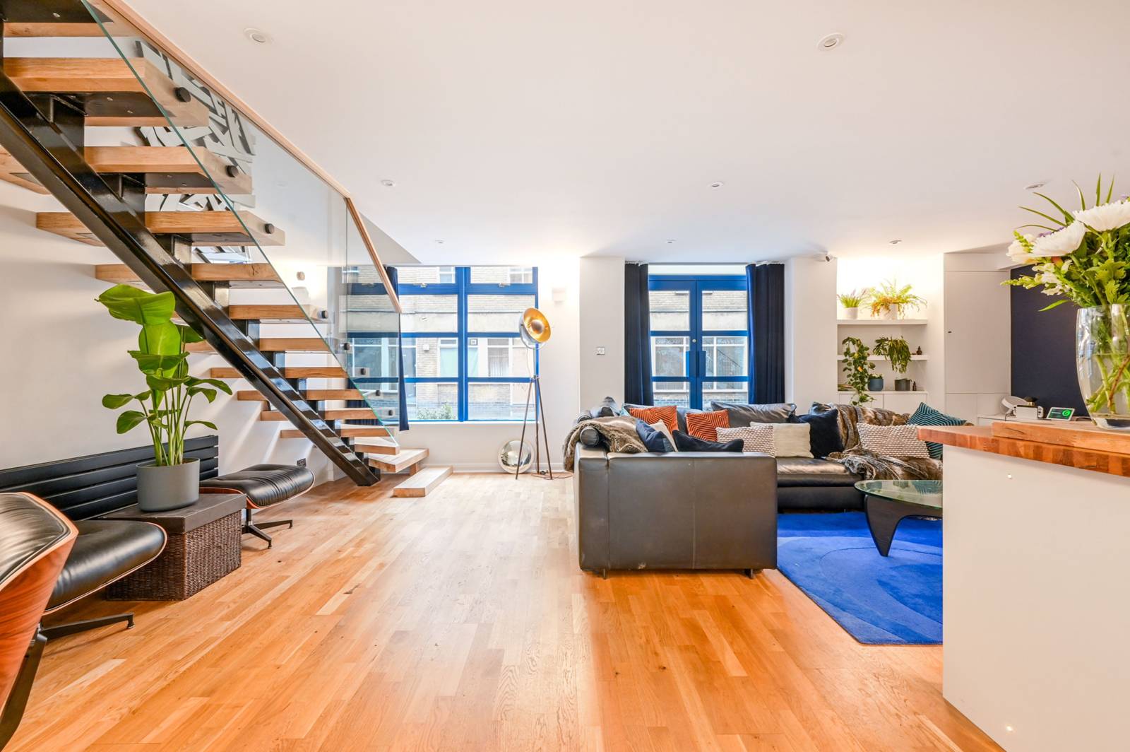 3 bedroom flat for sale 0