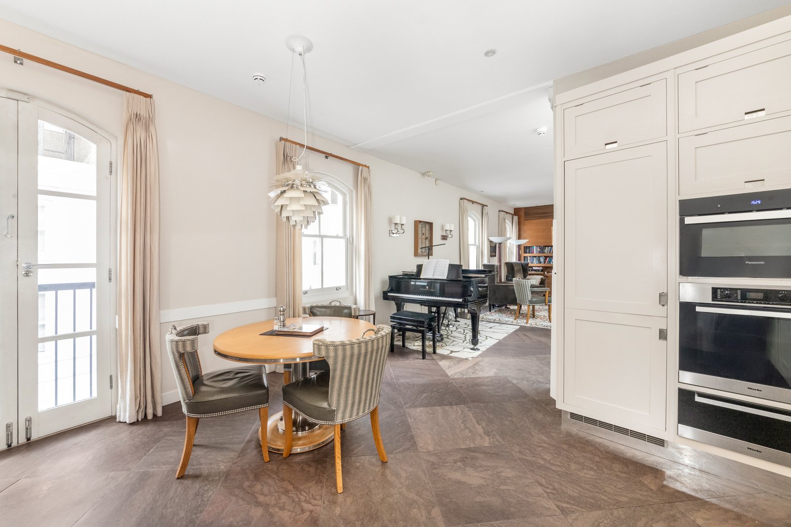 3 bedroom mews house for sale 0