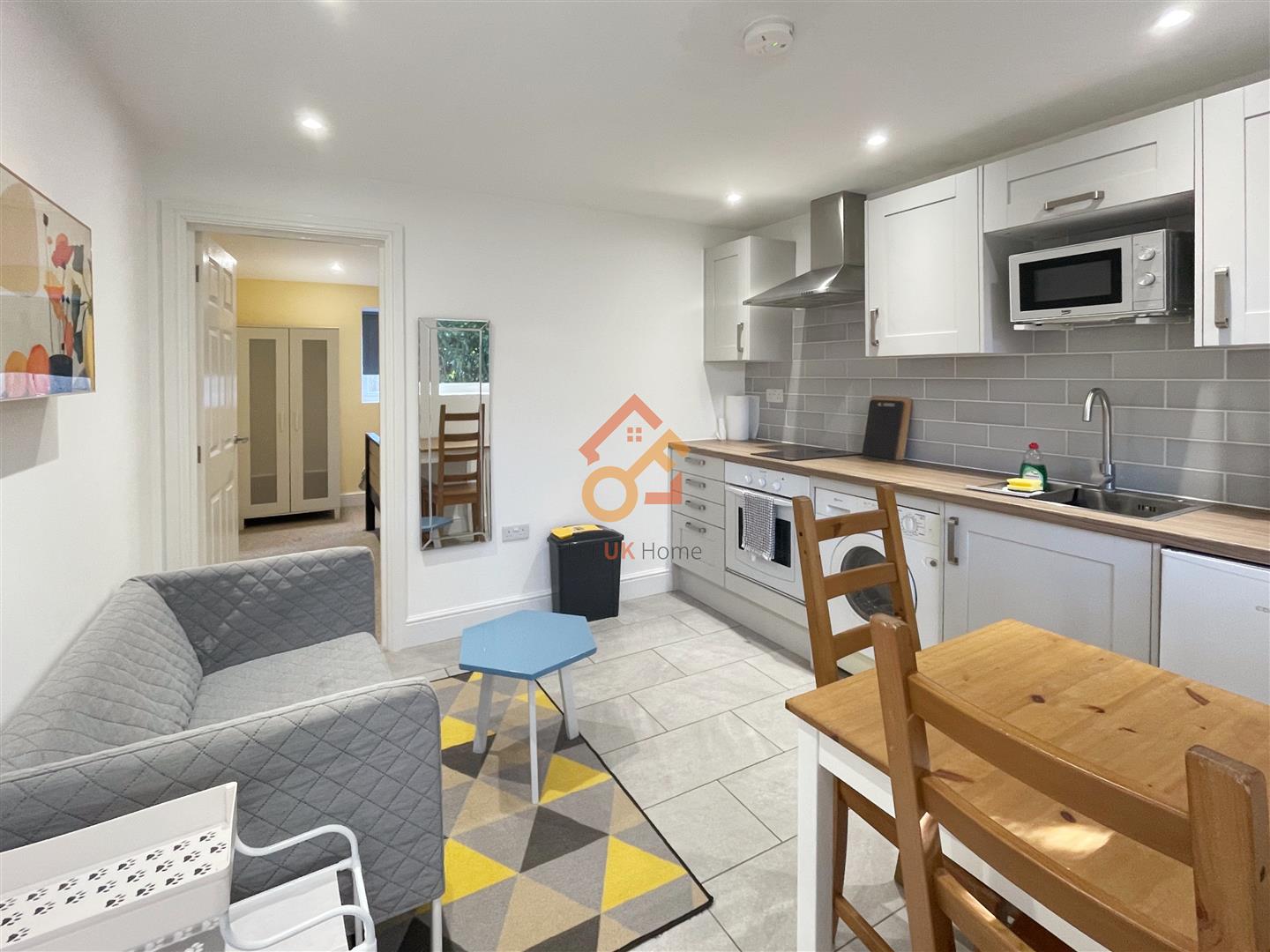 33, Derwent Avenue, Kingston Vale, London photo 5