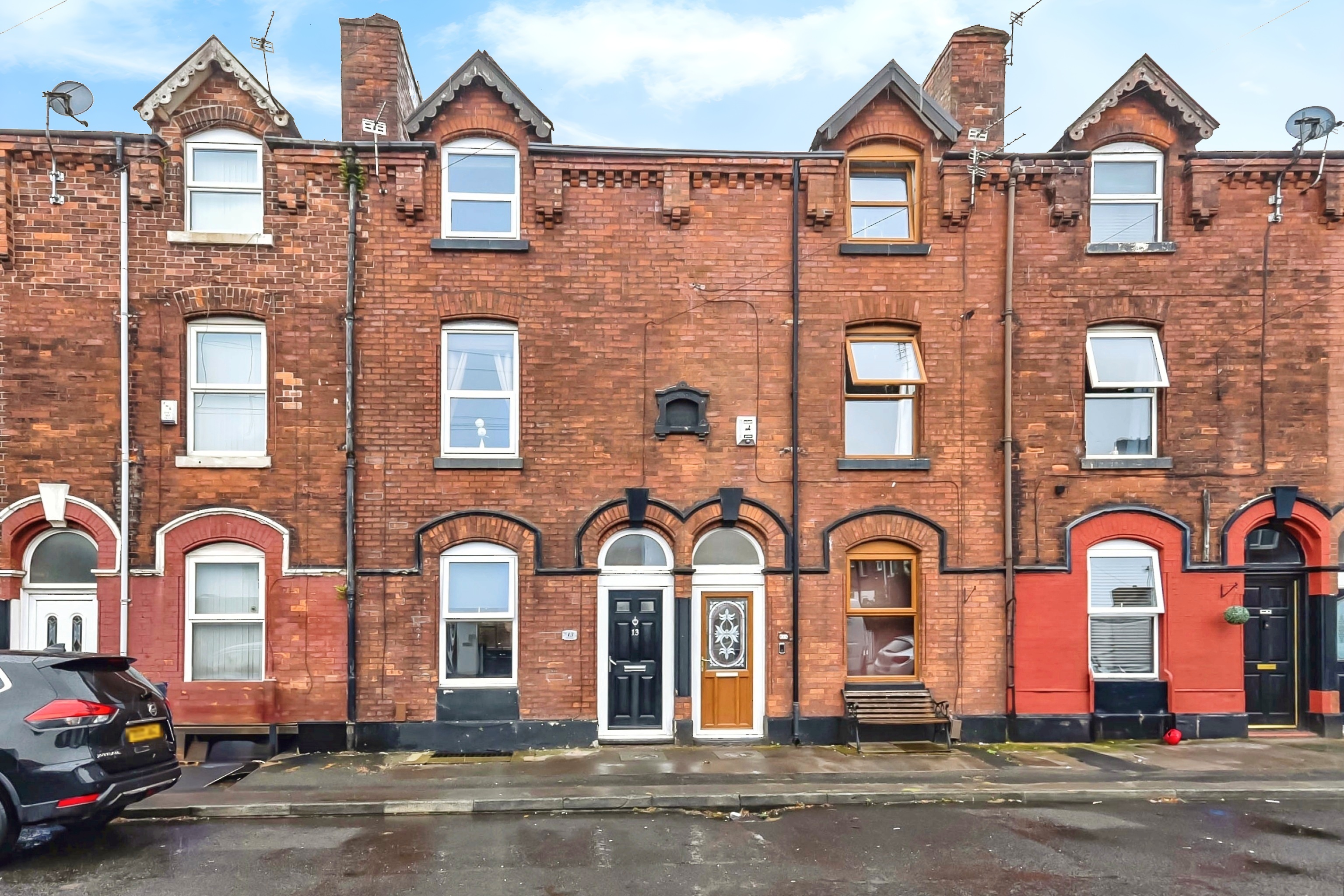 13, Ashton-under-Lyne photo 3