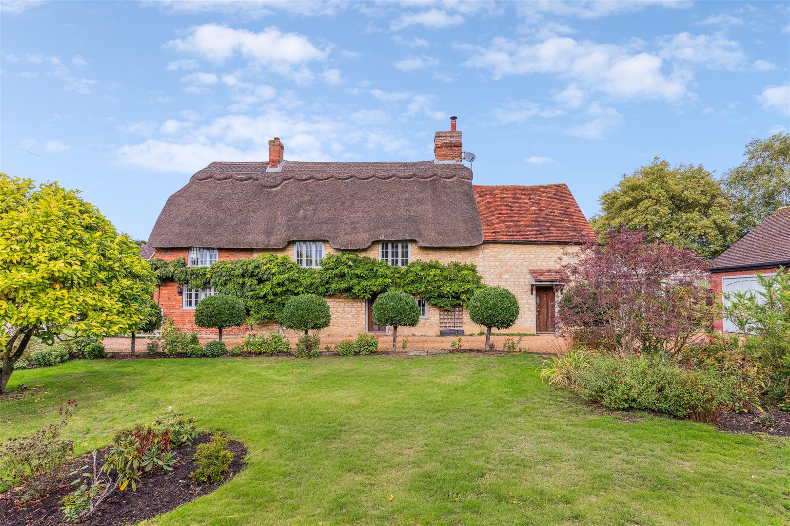 4-bed house on Harriet's End,16, High Street, Sherington, £1,100,000